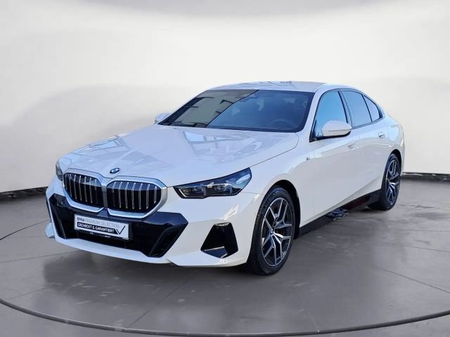 BMW 520 520d M-Sport Sedan xDrive