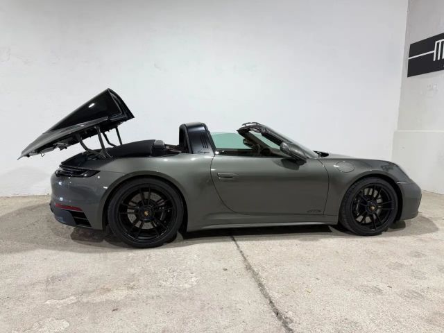 Porsche 992 4 Cabrio GTS Targa