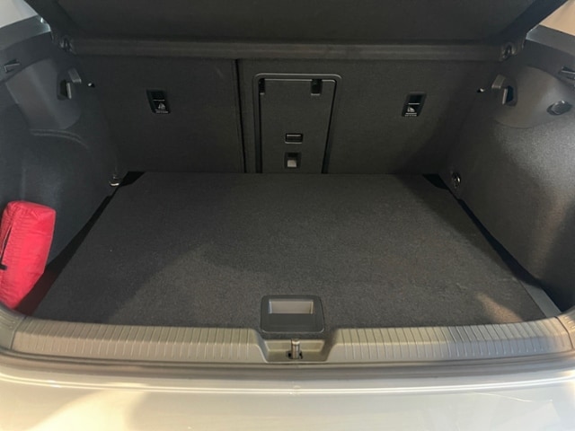 Volkswagen Golf 1,5 TSI LED NAVI LIGHT-ASSIST APP-CON.