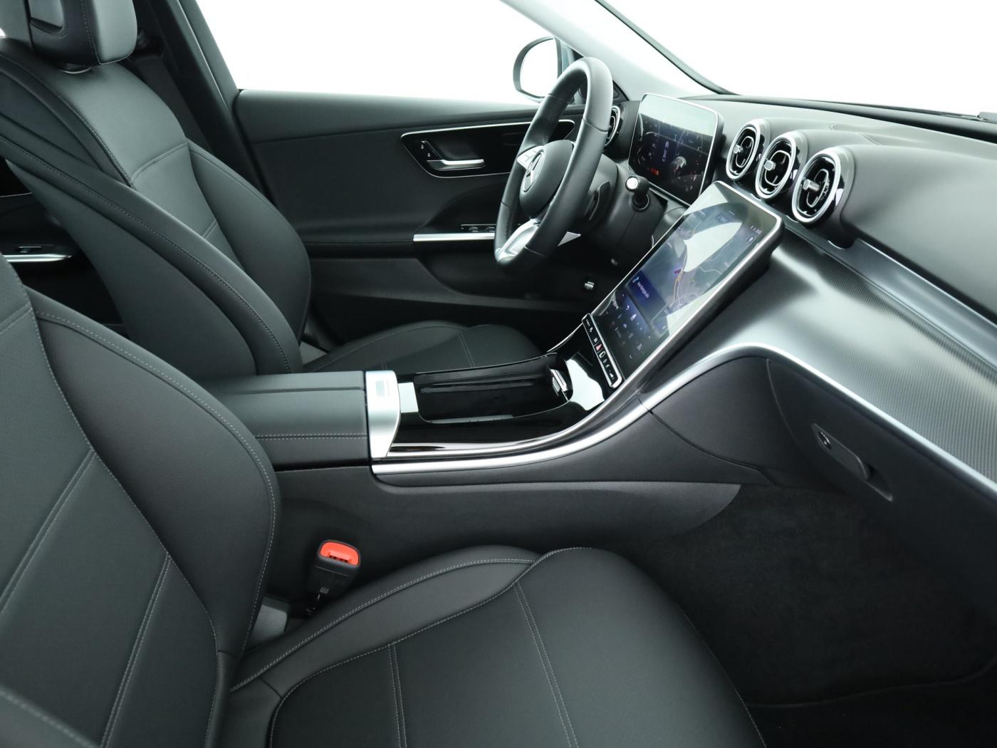 Mercedes-Benz C 200 AVANTGARDE Sedan