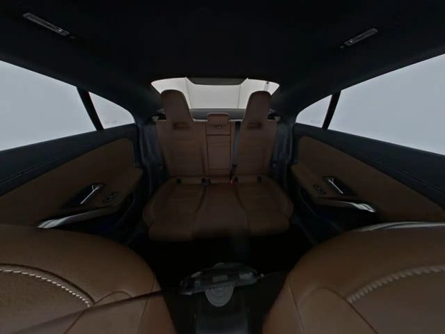 Mercedes-Benz CLA 200 AMG Line Coupé Sedan