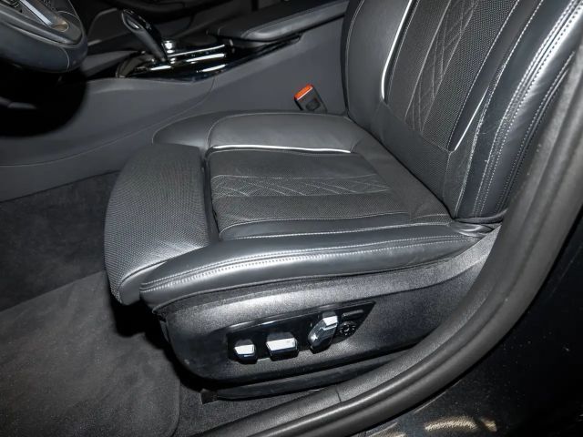 BMW 530 530d Luxury Line Sedan