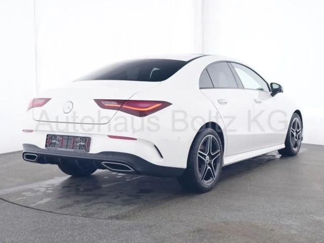 Mercedes-Benz CLA 200 AMG Line Sedan