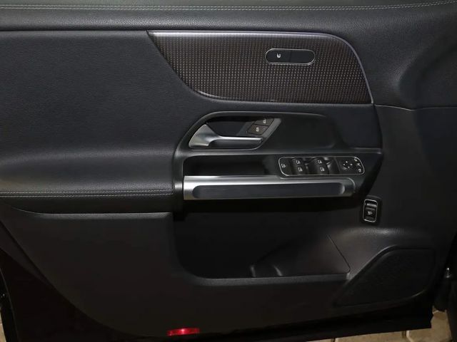 Mercedes-Benz EQB 300 4MATIC