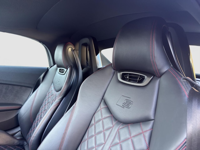 Audi TTS Quattro Roadster S-Tronic