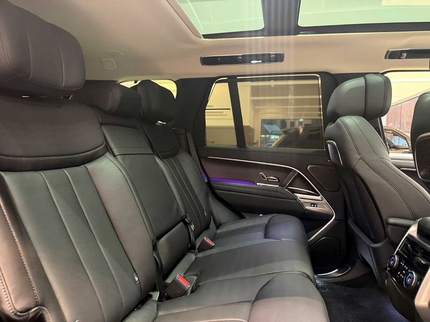 Land Rover Range Rover D300 HSE