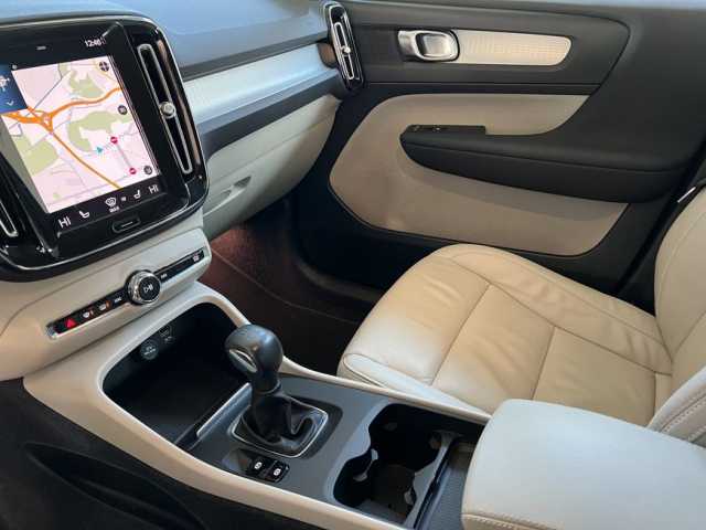 Volvo XC40 Momentum
