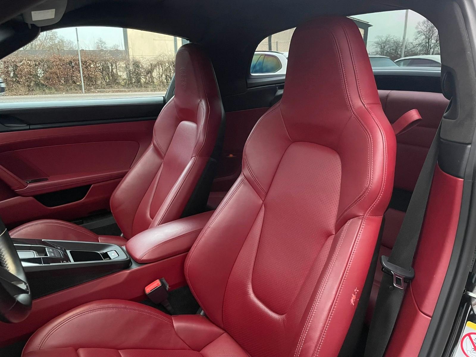 Porsche 911 4 992 Cabriolet GTS Targa