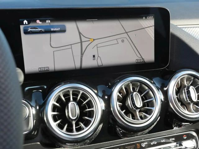 Mercedes-Benz B 180 AMG Line Sedan