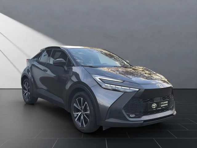 Toyota C-HR Plug-in Team D
