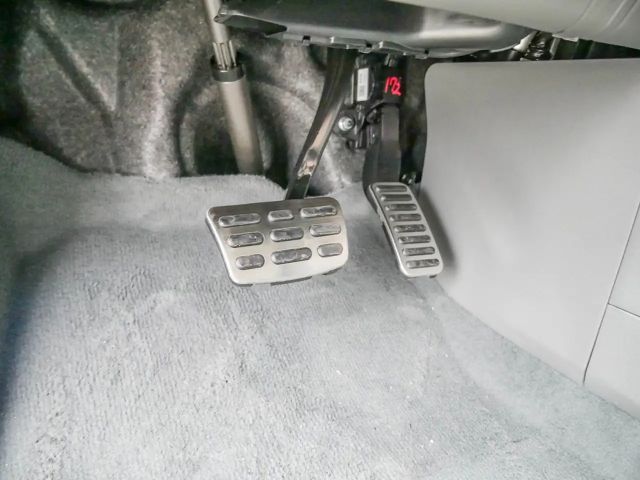 Hyundai Staria Signature