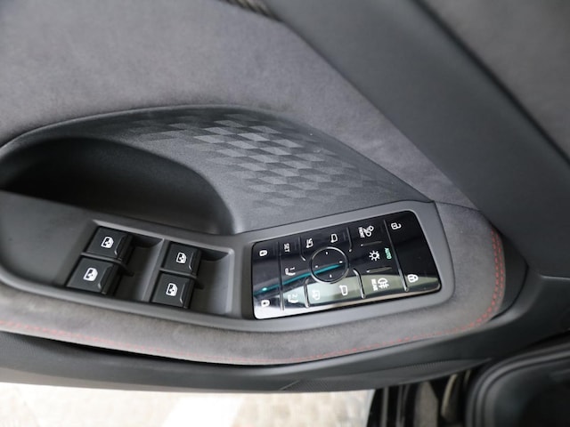 Audi A6 Avant Quattro S-Tronic