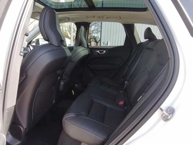 Volvo XC60 AWD Dark Plus