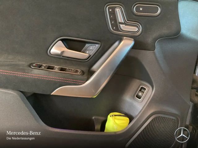 Mercedes-Benz A 250 A 250 e AMG Line