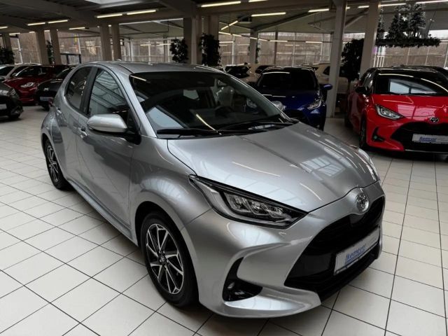 Toyota Yaris Hatchback Team D