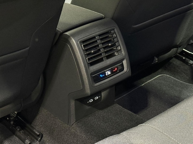 Volkswagen Golf 1.0 TSI Life Variant