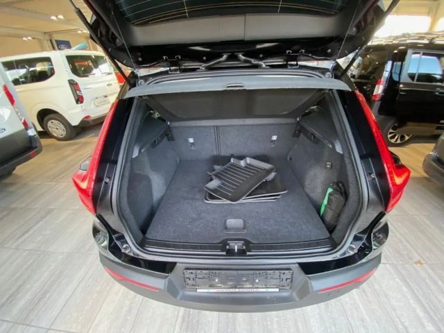 Volvo XC40 Core Momentum T3