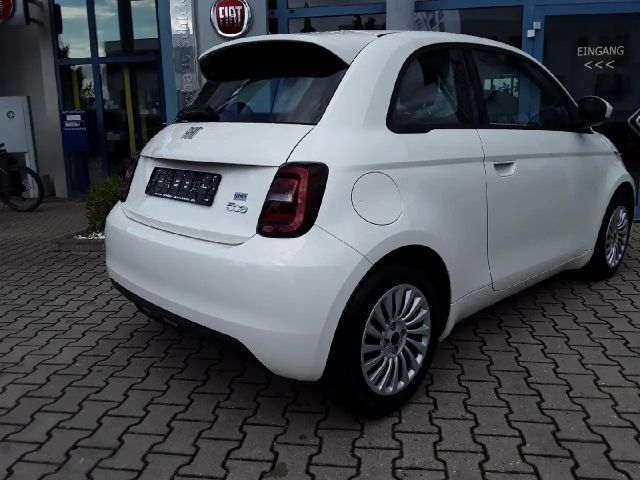 Fiat 500e 42 kWh
