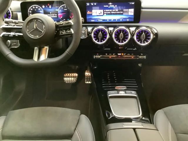 Mercedes-Benz CLA 200 AMG Line Shooting Brake