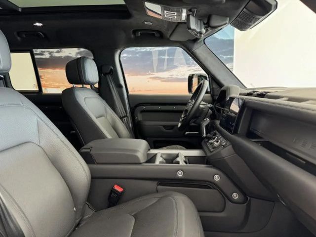 Land Rover Defender 110 Black Pack D300