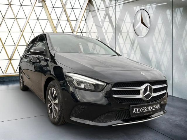 Mercedes-Benz B 200 Sedan Style