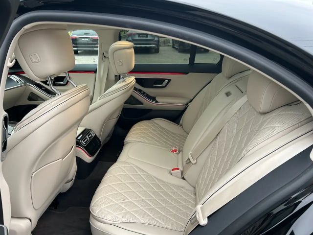 Mercedes-Benz S 400 4MATIC S 400 d Sedan