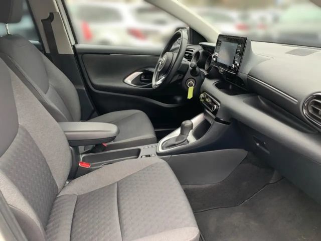 Toyota Yaris Hatchback Hybride Team D