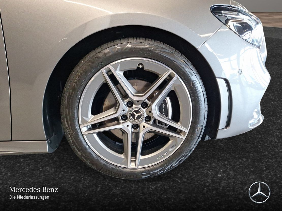 Mercedes-Benz B 180 AMG Line Sedan