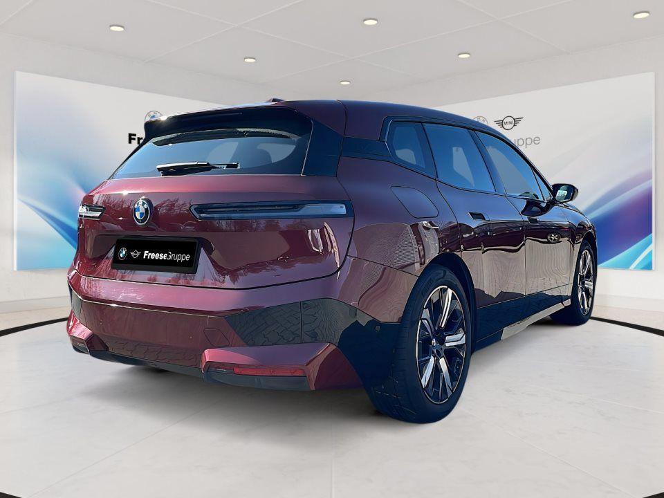 BMW iX xDrive40