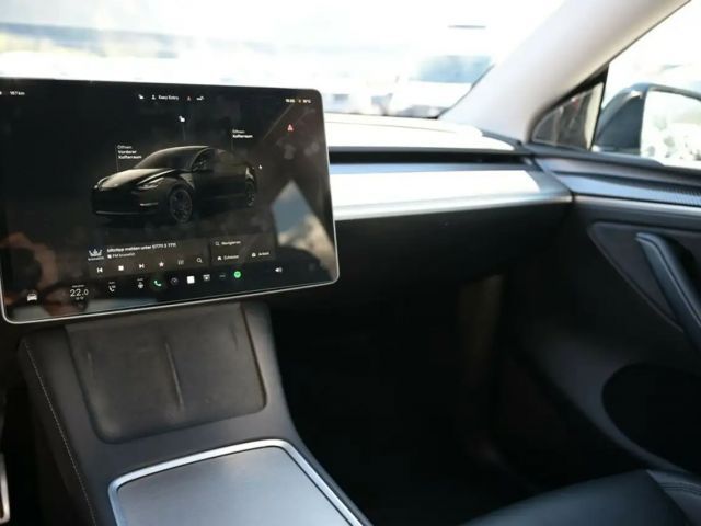 Tesla Model Y AWD Performance