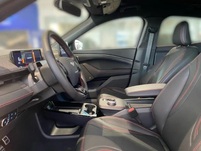 Ford Mustang Mach-E AWD Premium