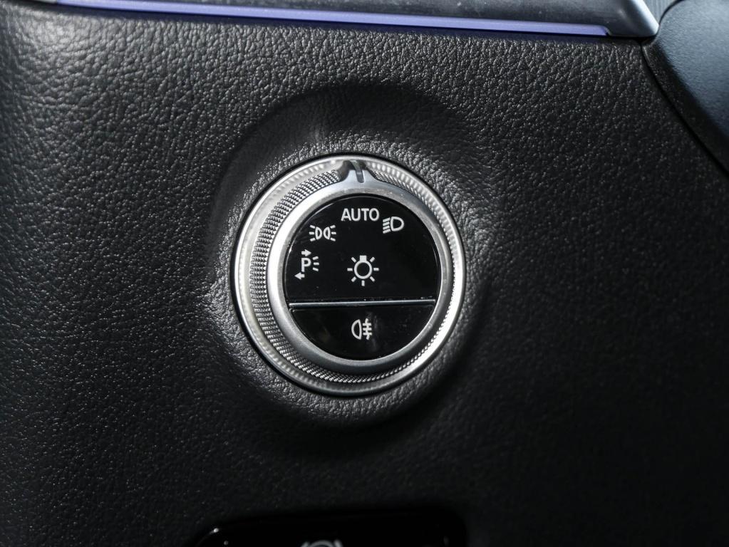 Mercedes-Benz C 200 AMG Line Sedan