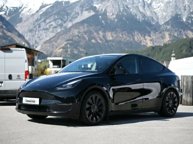 Tesla Model Y AWD Performance