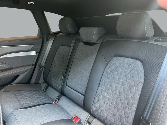 Audi A6 Avant Quattro S-Tronic