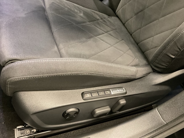 Volkswagen Golf 2.0 TDI DSG Style Variant