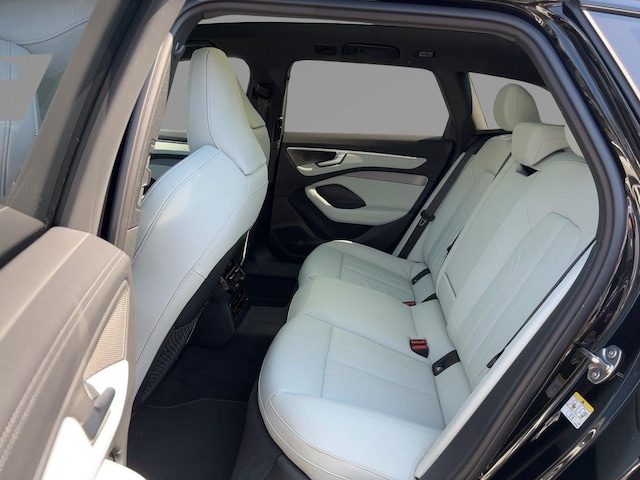 Audi A6 Avant Quattro S-Tronic