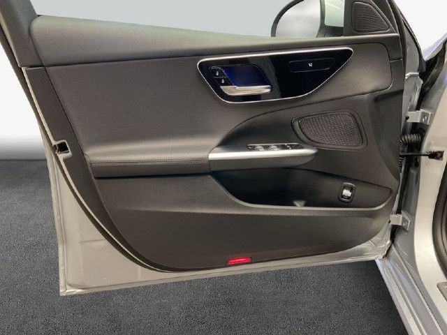 Mercedes-Benz C 180 Sedan