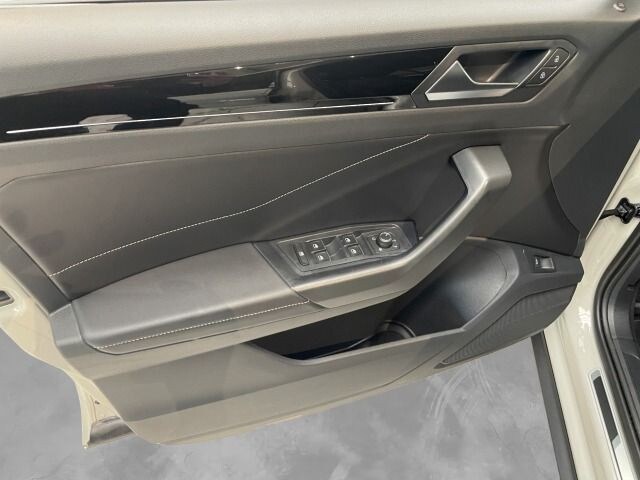 Volkswagen T-Roc 1.5 TSI DSG R-Line