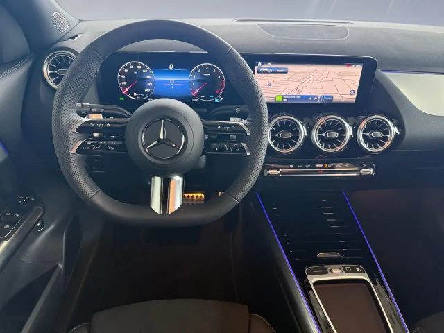 Mercedes-Benz GLA 180 AMG Line