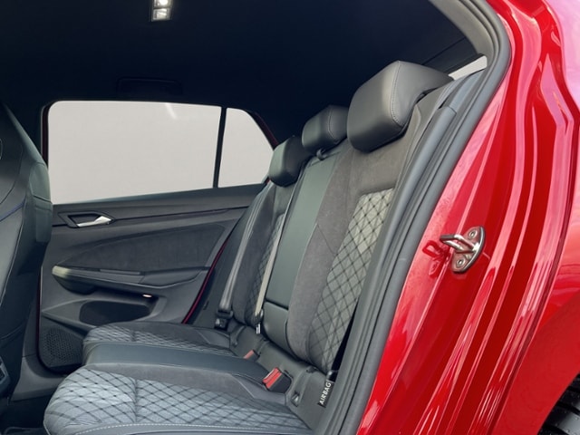 Volkswagen Golf 1.5 eTSI DSG Golf VIII R-Line