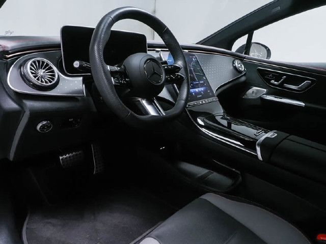 Mercedes-Benz EQE 300 Sedan