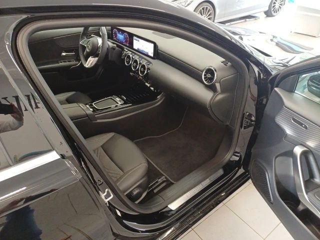 Mercedes-Benz A 200 A 200 d