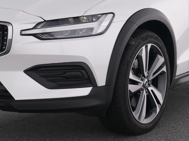 Volvo V60 Cross Country AWD Plus