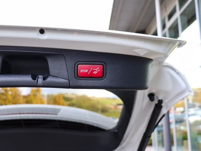 Mercedes-Benz GLA 180 ProgressiveAdvanced/AHK/Kamera/LED/Night