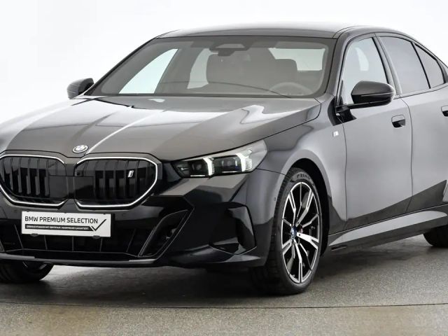 BMW i5 Sedan