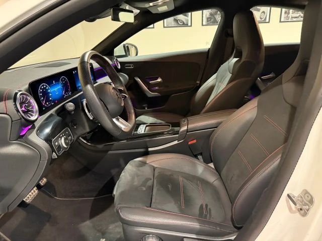 Mercedes-Benz CLA 220 AMG Line CLA 220 d Sedan