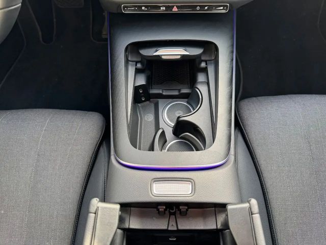 Mercedes-Benz E 220 AVANTGARDE E 220 d Estate