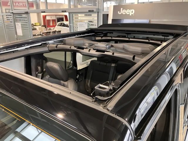 Jeep Wrangler 4x4 Sahara