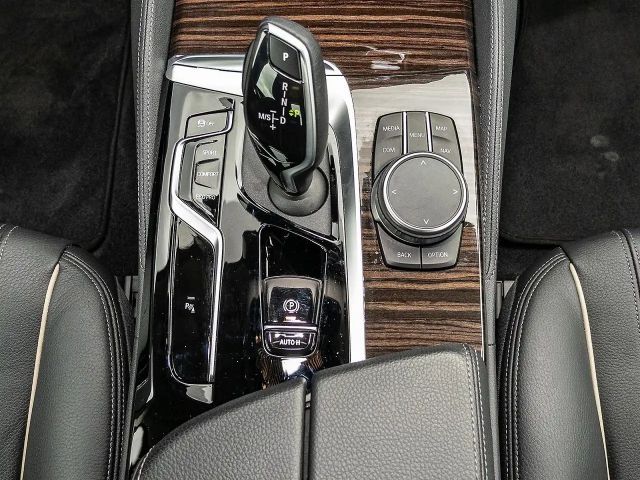 BMW 530 Luxury Line Sedan xDrive