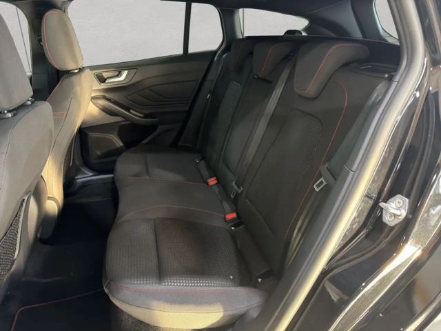 Ford Focus ST Line Wagon